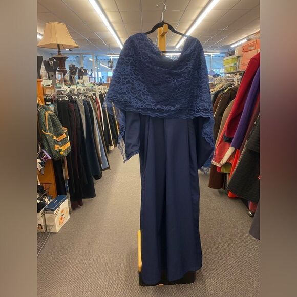 Ladies Lg/XL Navy Blue Formal Gown with Lace and Lace Shawl - Picture 4 of 4